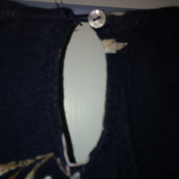 Navy flower top - Picture 3 of 5